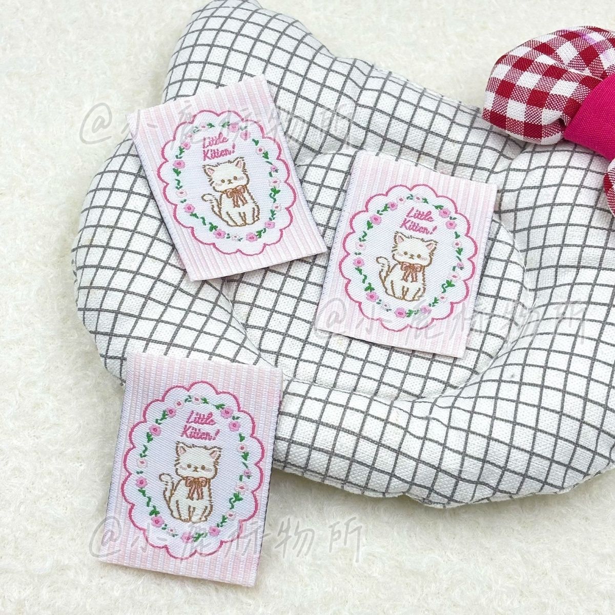 Winter Clothing Label - Korean Style Floral Cat with Bow